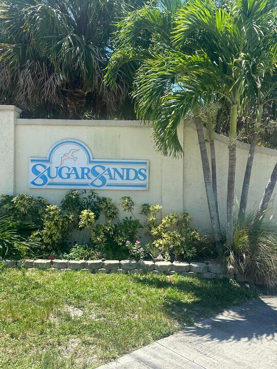 7648 SE Sugar Sand Cir in Hobe Sound, FL - Building Photo