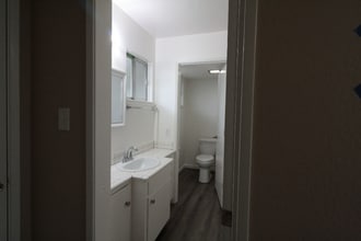 2220 Lake Rd in Belmont, CA - Building Photo - Building Photo