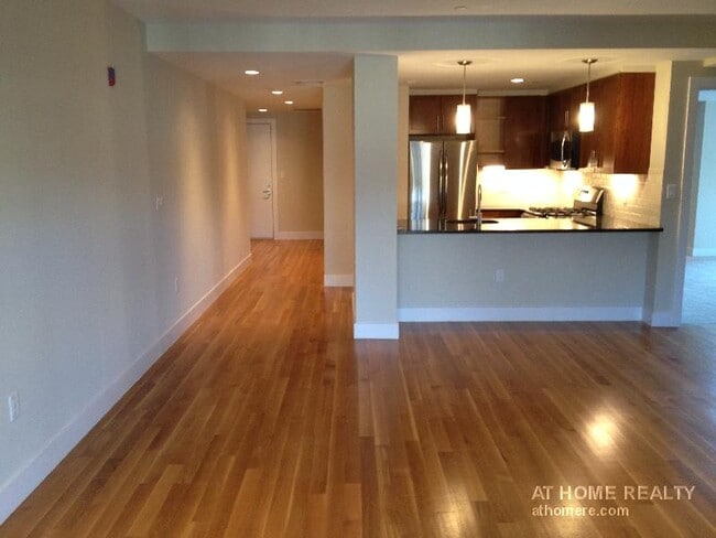 326 Hammond St, Unit 3
