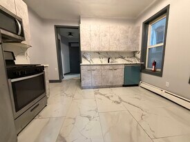 72 Clifton Pl, Unit 1L in Jersey City, NJ - Building Photo