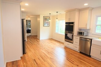 6025 Coon Tree Rd in The Plains, VA - Building Photo - Building Photo