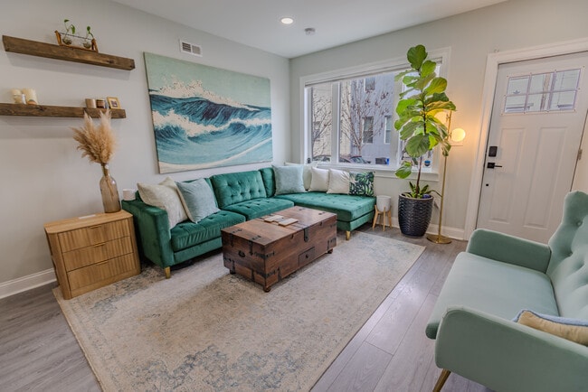 1828 Hoffman St in Philadelphia, PA - Foto de edificio - Building Photo