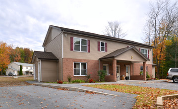 Forest Lane Apartments in Clifton Park, NY - Building Photo - Building Photo