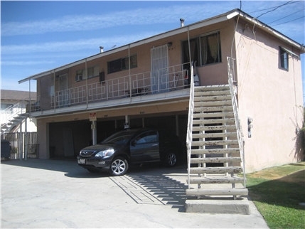 9343 Park St in Bellflower, CA - Building Photo - Building Photo