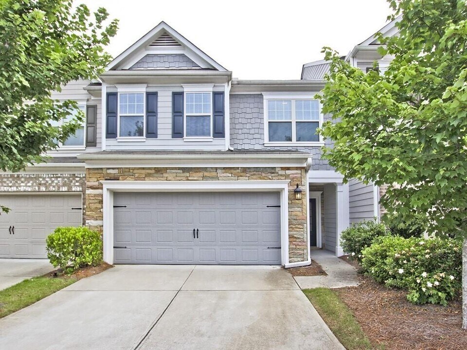 3166 Cross Creek Dr in Cumming, GA - Building Photo