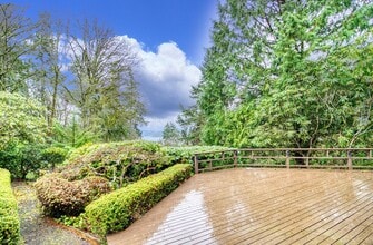 8449 SE 33rd Pl in Mercer Island, WA - Building Photo - Building Photo