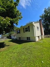 20 Craigmore Rd in Bloomfield, CT - Building Photo - Building Photo