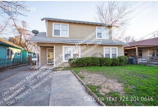 526 Cooper St in San Antonio, TX - Building Photo - Building Photo