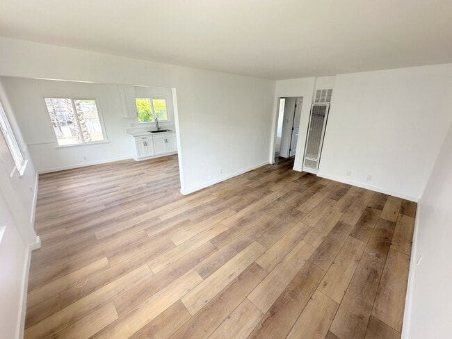 property at 14410-14416 Magnolia Blvd