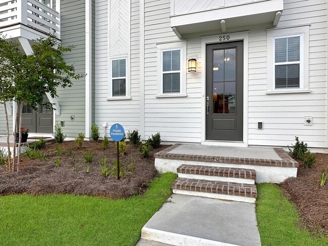 250 Symphony Ave in Summerville, SC - Building Photo - Building Photo