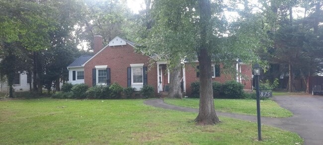 property at 875 Myrtle Dr