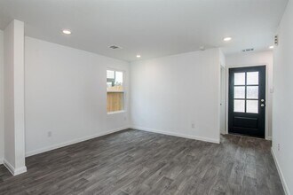 12066 William Trails Cir in Willis, TX - Foto de edificio - Building Photo