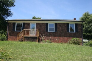 3777 Sedgefield Dr in Conover, NC - Building Photo