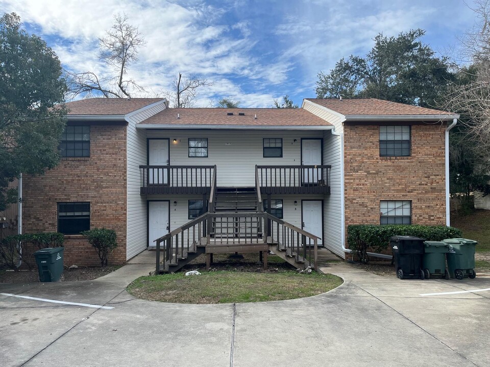 1915 Darryl Dr in Tallahassee, FL - Building Photo