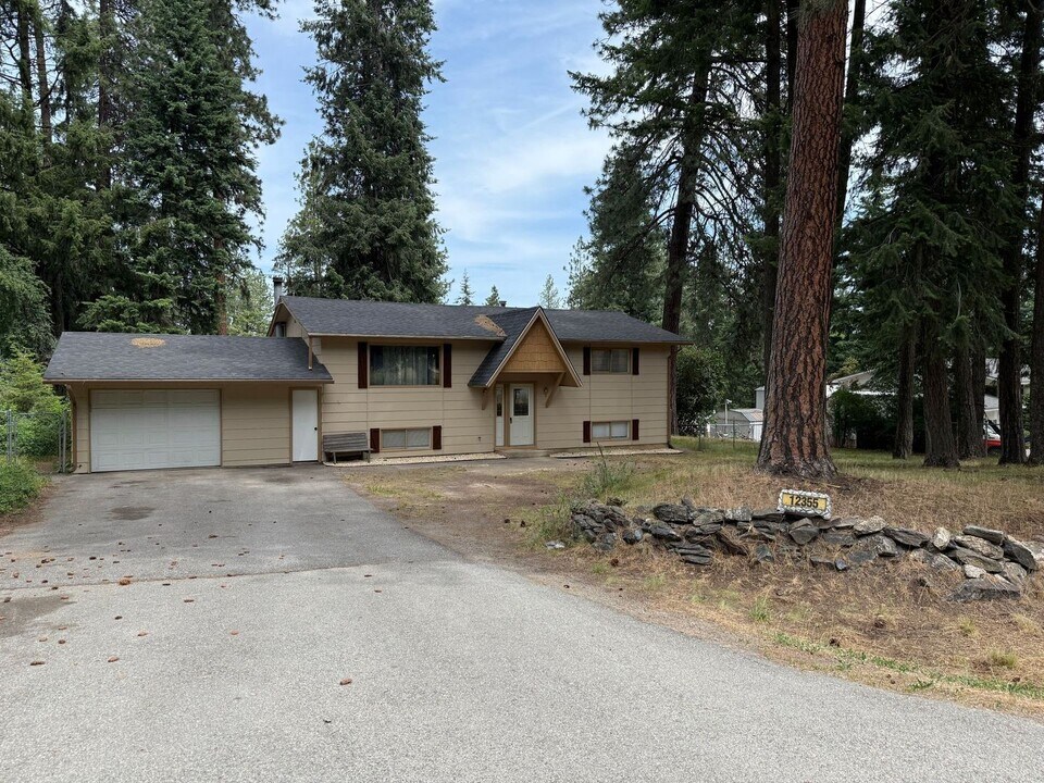 12355 W Rio Vista Pl in Post Falls, ID - Building Photo