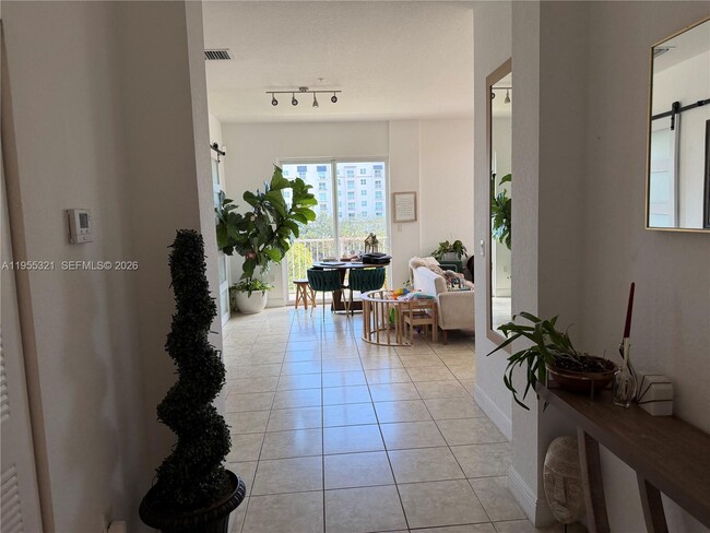 107 Mendoza Ave in Coral Gables, FL - Building Photo - Building Photo