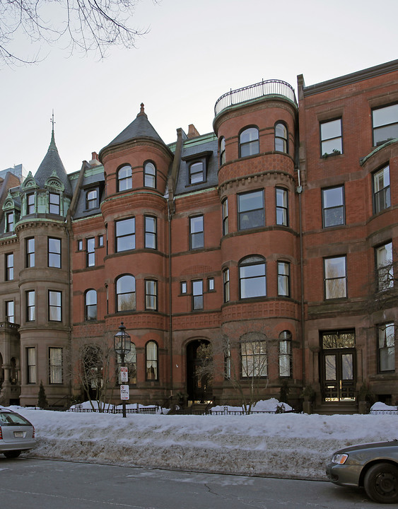 Pembroke Hall in Boston, MA - Building Photo