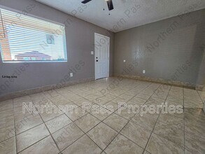 810 Elm St in Anthony, TX - Building Photo - Building Photo
