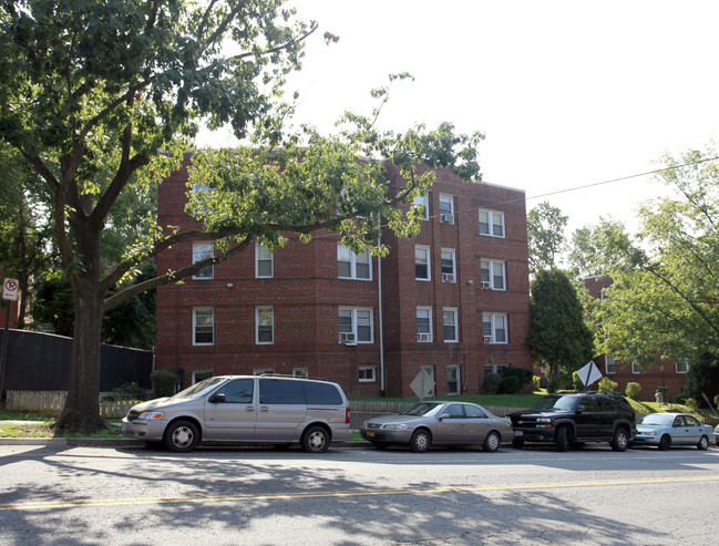 5921-5923 14th St NW in Washington, DC - Foto de edificio - Building Photo