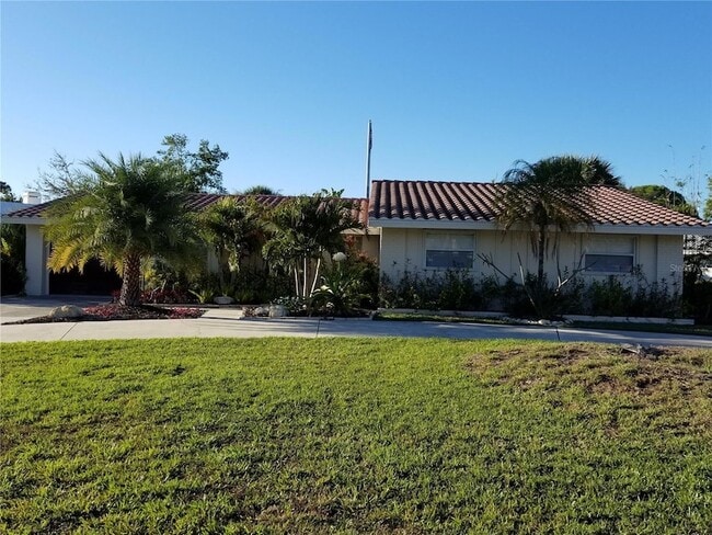 2745 Cardwell Way in Sarasota, FL - Building Photo - Building Photo
