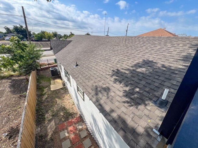 4605 Orange St in Houston, TX - Foto de edificio - Building Photo