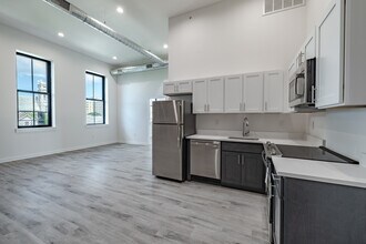 70 Roseville Ave in Newark, NJ - Building Photo - Interior Photo