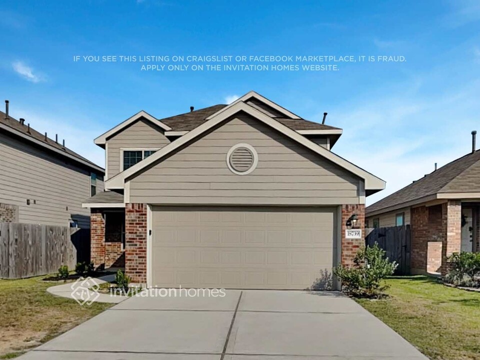 18739 Faustina Way in Roman Forest, TX - Building Photo