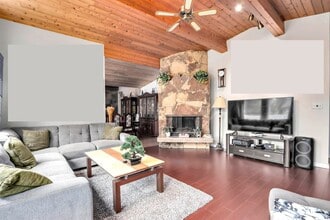 14441 Chartwell Dr in Surrey, BC - Building Photo - Building Photo