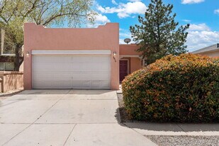 8416 Magenta Rd NW in Albuquerque, NM - Building Photo