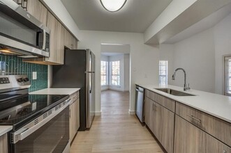 230 E 5th St in Dallas, TX - Building Photo - Building Photo