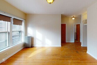 1011 Hull Terrace in Evanston, IL - Building Photo - Building Photo