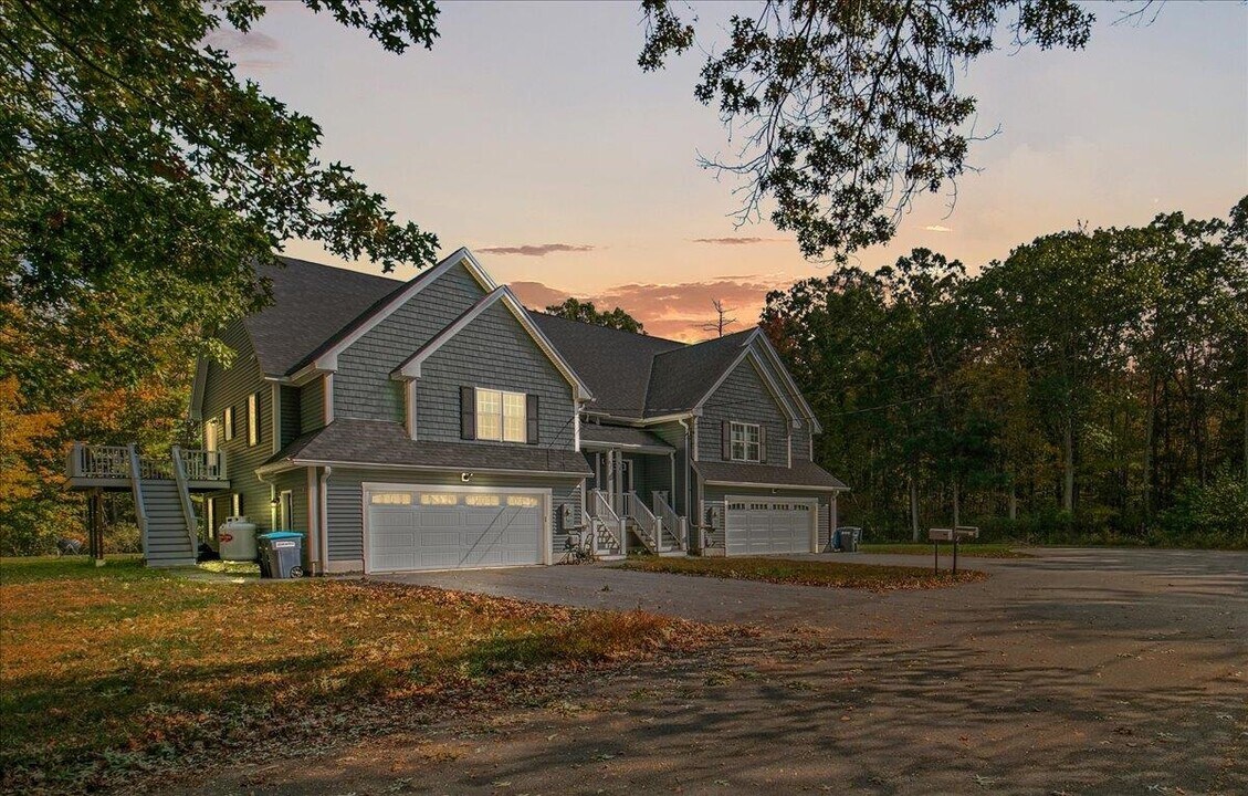55 Park Ave in Salem, NH - Building Photo