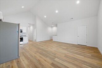 44 E Parkview Ave in Indianapolis, IN - Building Photo - Building Photo