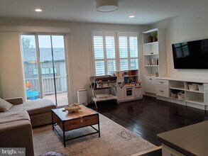 3113 Sundrops Ct in Fairfax, VA - Building Photo - Building Photo