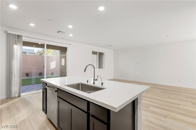 200 Viento Rdg St in Henderson, NV - Building Photo - Building Photo