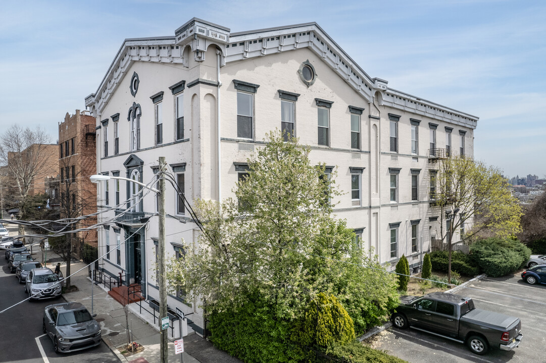 154 Ogden Ave in Jersey City, NJ - Building Photo