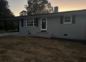 6381 Elevation Rd in Benson, NC - Building Photo