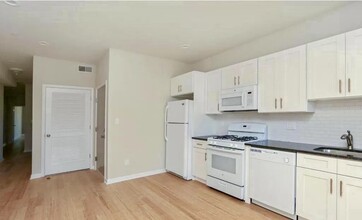 1328 N 7th St in Philadelphia, PA - Foto de edificio - Building Photo