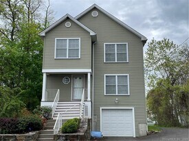 765 Hart St in Bridgeport, CT - Building Photo