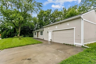 1618 S McCoy St in Independence, MO - Building Photo - Building Photo