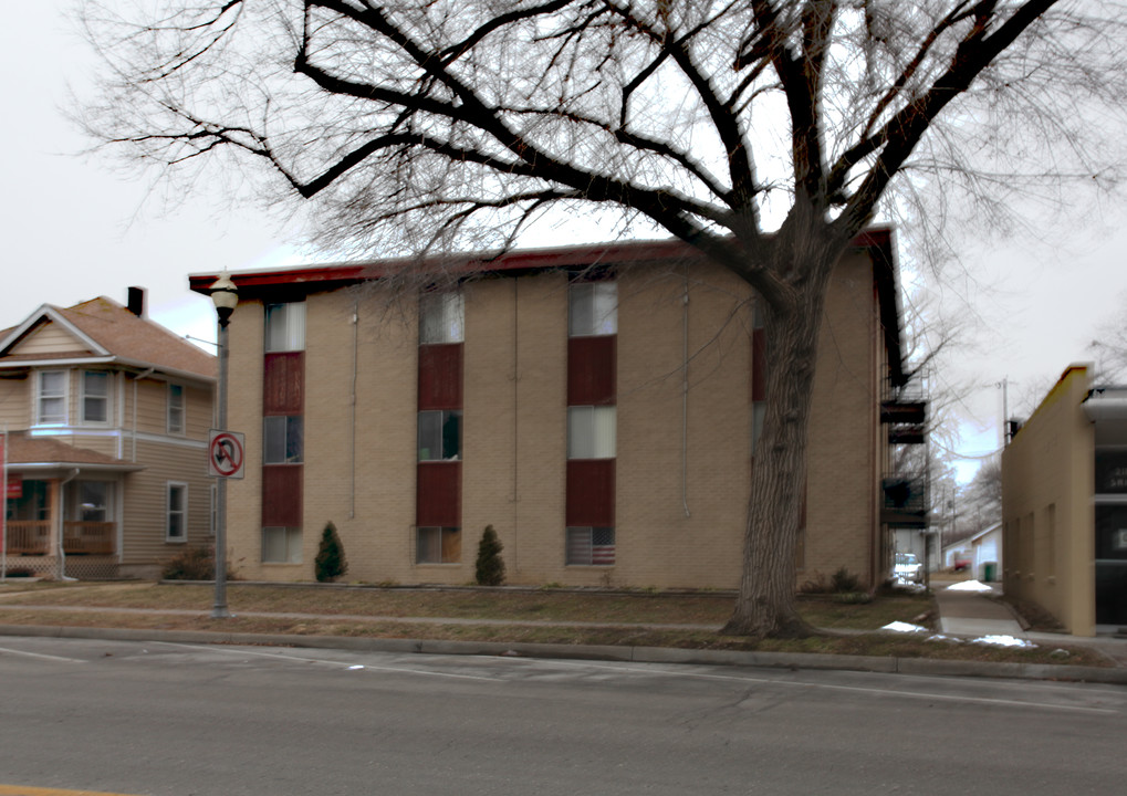 Swift Apartments in North Kansas City, MO - Building Photo