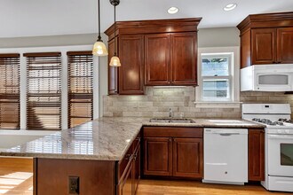 1015 18th Ave SE in Minneapolis, MN - Building Photo - Building Photo