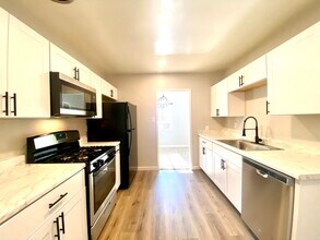 2017 N Winstel Blvd in Tucson, AZ - Foto de edificio - Building Photo