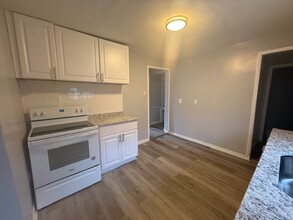 2864 E 10th Ave in Columbus, OH - Building Photo - Building Photo