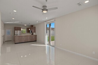 1021 E La Cantera Ave in McAllen, TX - Foto de edificio - Building Photo