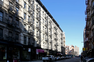 252 Broome St in New York, NY - Building Photo - Building Photo