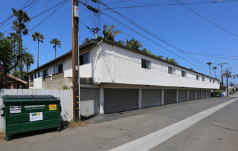 Mauna Loa Apartments in Oceanside, CA - Building Photo - Building Photo