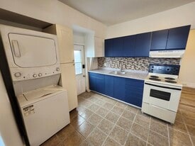 274 Duke St W in Saint John, NB - Building Photo