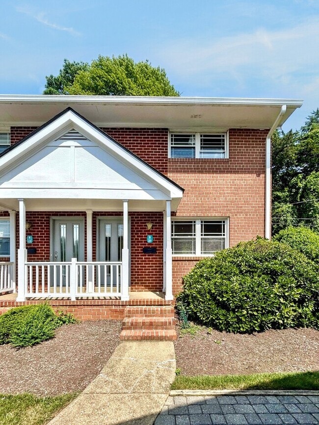 property at 3109 N Parham Rd
