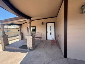 1420 Springfield Ave in Laredo, TX - Building Photo - Building Photo